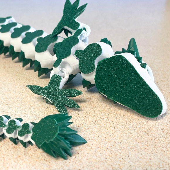 3D Printed Articulated Dragon Green/White 21" - Picture 9 of 12